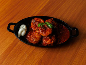 Veg schezwan momos [10 pieces]