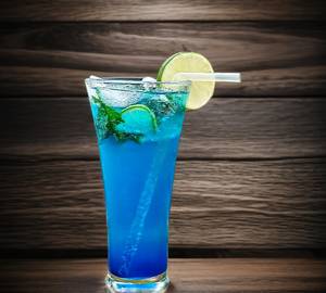 Blue curacao mojito