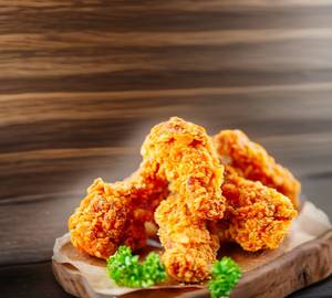 Hot and crispy crispy fried chicken
