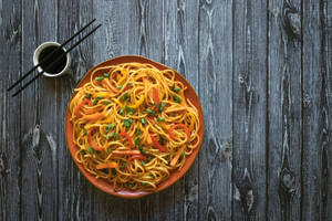Veg hakka noodles