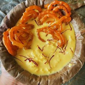 Special Jalebi With Rabri (250 Gm)