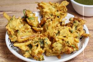 Onion Pakora (1 Plate) (8 Pcs)