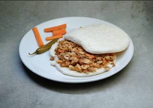 Kuboos Shawarma Plate