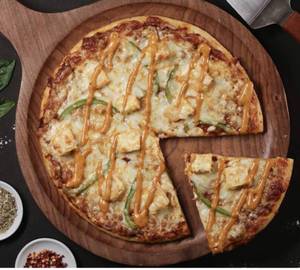 Tandoori paneer pizza