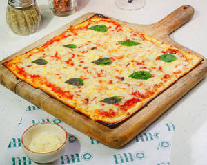 Classic Margherita Pizza (10 Inches)