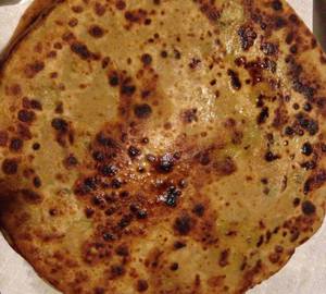 Lal Mirch Paratha 2 pcs with curd