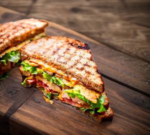 Veg club sandwich