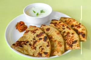 2 Aloo Paratha With Dahi [100 Ml]