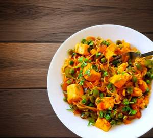 Veg. cheese paneer maggi