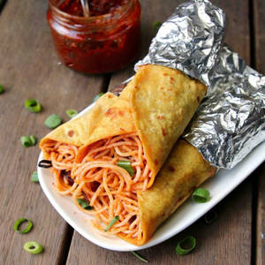 Veg Noodles Roll 