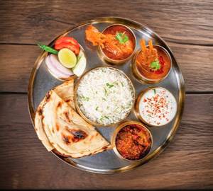 Chicken rice thali