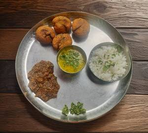 Varan batti thali