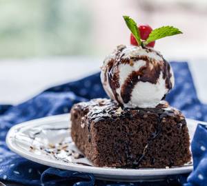 Brownie With Ice Cream