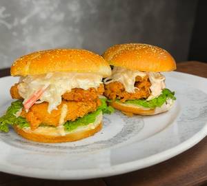 2 x zinger burger and hot and crispy 4 pieces