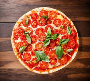 Tomato pizza