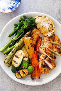 Grilled Chicken With Veggies Meal