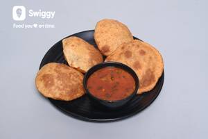 Bedmi Poori Aloo Sabzi [4 Poori]