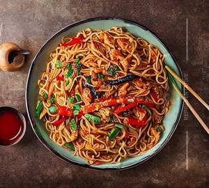 Chilli garlic noodles [chicken]