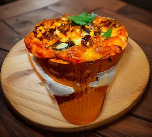 Kulhad Pizza.