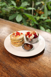 Honey And Fruit Salad Pancake