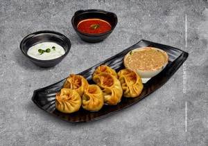 Paneer momos [chilly]