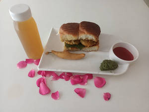 Combo-3(vada Pav & Lemon Ice Tea)