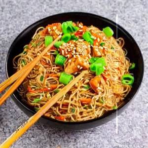 Chicken Sesame On Pan Tossed Noodles