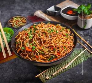 Veg Singapuri Hakka Noodles