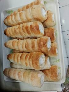 Cream roll