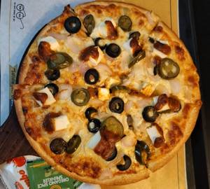 Paneer Makhani Pizza