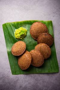 Mini ragi idli 14