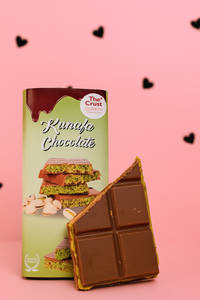 Kunafa Chocolate Bar