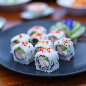 California Crab Roll (8 Pcs)