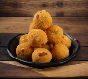 Desi Ghee Besan Ladoo