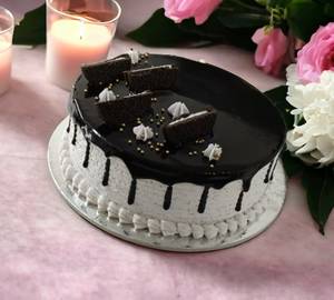 Eggless Oreo Cake