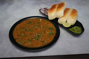 Green Pav Bhaji (300 Ml) with 4 Pav                                           