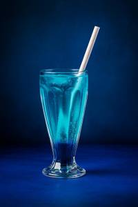 Blue curacao mojito