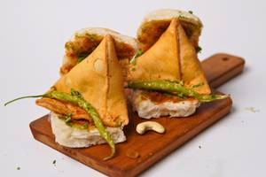 SAMOSA PAV ( 1 PIECES )