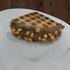 Milk chocolate waffle