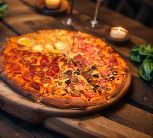 Hot and spicy with cheese pizza