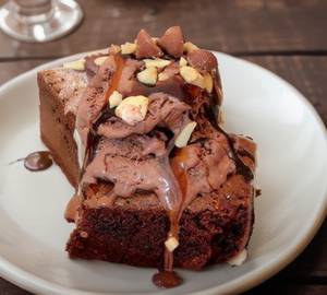 Hot browine with chocolate