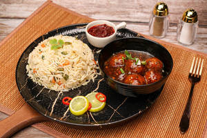 Veg Fried Rice With Veg Manchurian