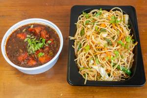 Chicken chilli [4 pieces] + hakka noodles [half]