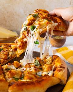 Chicken cheese pizza