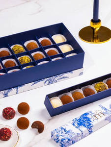 Eggless Festive Box Of Truffles [Mix Flavors]
