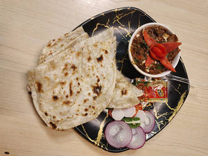Kadhai Paneer With 2 Butter Naan