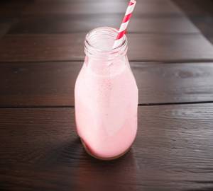 Strawberry milk shake