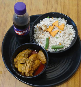 Veg Fried Rice With Chicken Kasa + Free Cold Drinks Combo