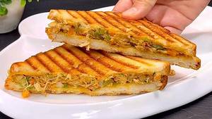 Fried chicken sandwich cheese