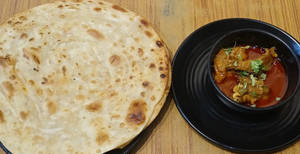 Lachha Paratha With Chicken Kasa Combo